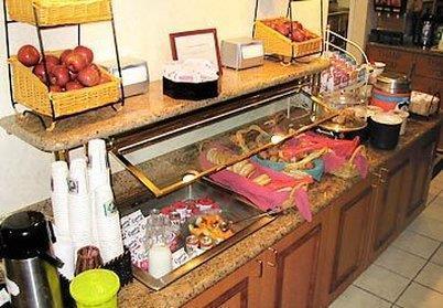 Gatehouse Suites East Lansing Restaurant photo